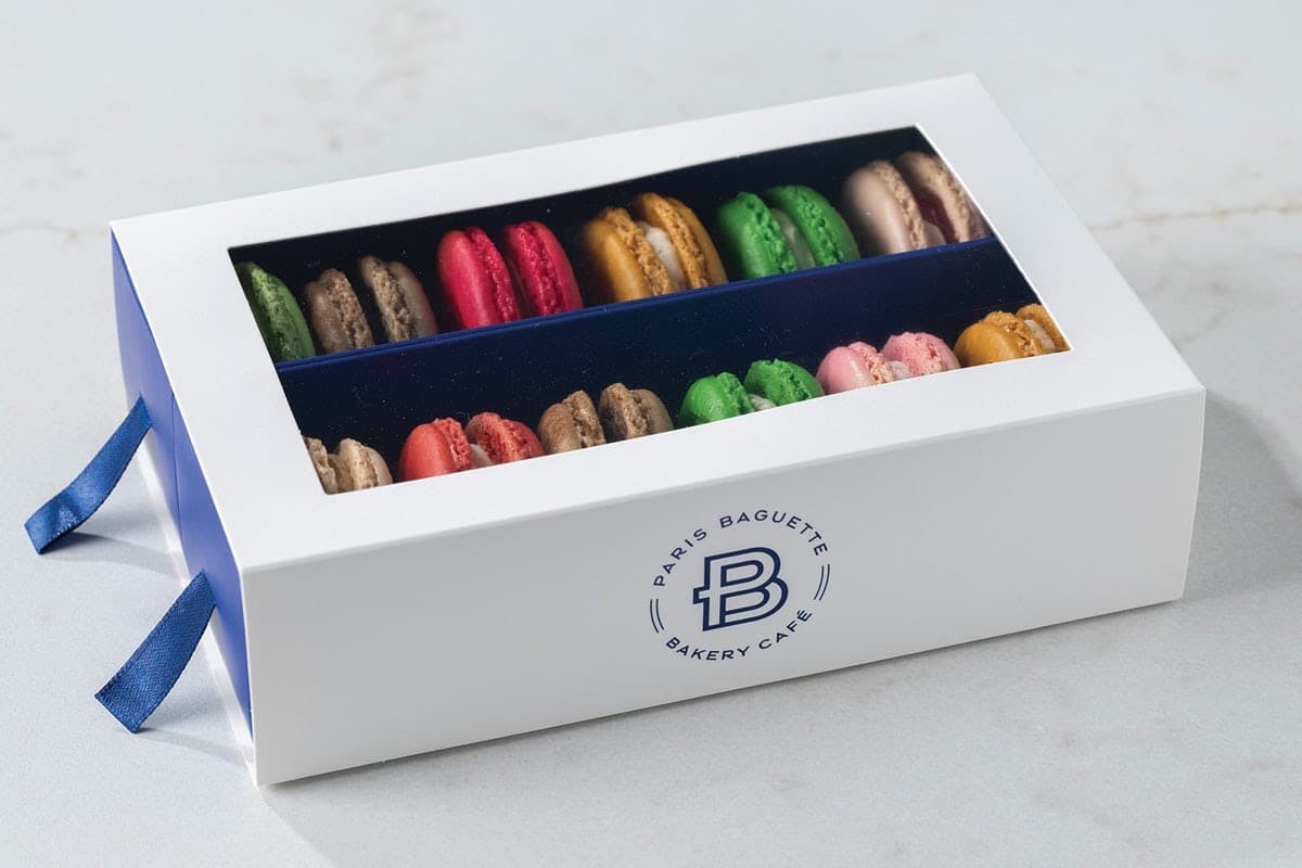 Paris Baguette Macaron Box (12 pc)